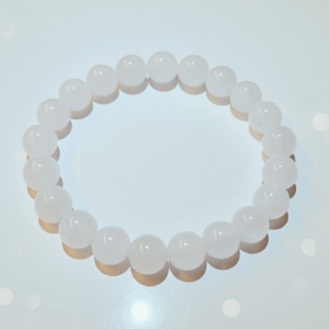 Witchhaven, Dominika Marx, Mondstein Armband, echte Edelsteinperlen, weißer Mondstein, handgefertigter Schmuck, energetisch gereinigter Heilstein, spirituelles Geschenk mit Glücksschlüssel