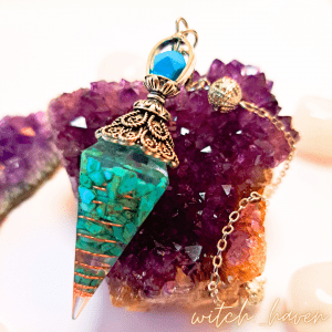 Witchhaven, Dominika Marx, Türkis Pendelanhänger, Lebensbaum Design, handgefertigt in Nepal Himalaya, energetisch gereinigter Türkisstein, spirituelles Pendel für Energiearbeit, schützender Edelsteinschmuck
