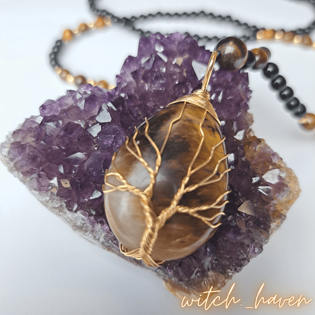 Witchhaven, Dominika Marx, Baum des Lebens Halskette, Tigerauge Anhänger Tropfen, Onyx Perlen Kette, handgefertigter spiritueller Schmuck, Lebensbaum Amulett, energetisch gereinigter Schutzstein Schmuck