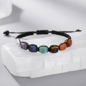 Witchhaven, Dominika Marx, handgefertigtes Chakra Armband mit 7 Heilsteinen, verstellbares Naturstein Armband für Reiki und Meditation, spiritueller Schmuck für Energiebalance, energetisch gereinigtes Heilstein Armband