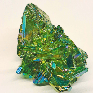 Witchhaven, Dominika Marx, grüner Aura Quarz Kristall Cluster mit Regenbogen Schimmer, natürlicher Bergkristall mit grüner Aura Veredelung, spiritueller Dekostein für Herzöffnung und Fülle, energetisch gereinigter Feen Kristall