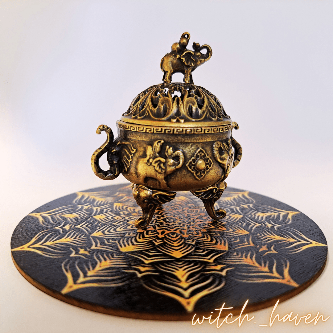 Witchhaven, Dominika Marx, Räucherset mit Elefantenbrenner, Somalia Weihrauch, reine Myrrhe, Lavendel und Salbei Räucherstäbchen, Mandala Untersetzer, energetisch gereinigtes Räucherwerk, spirituelles Ritualset