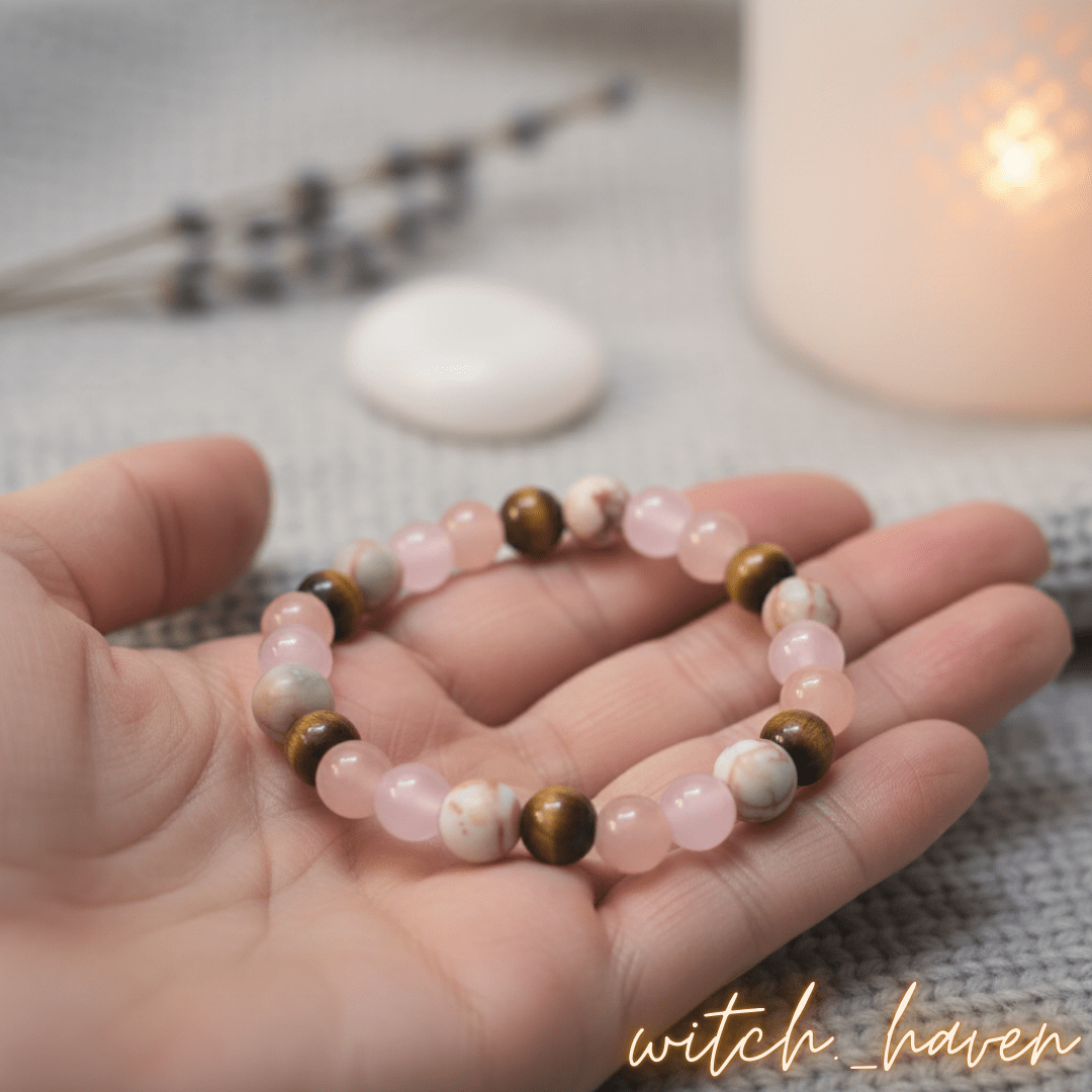 Witchhaven, Dominika Marx, handgefertigtes Anti Angst Armband aus Tigerauge Rosenquarz und Magnesit Perlen, spiritueller Schmuck für mentale Balance und Schutz, energetisch gereinigtes Edelstein Armband gegen innere Unruhe, elastisches Unikat für Zuversicht