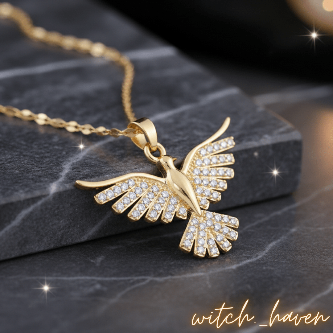 Witchhaven, Dominika Marx, elegante Phönix Halskette mit 14 Karat Gold-Veredelung und Zirkonia Steinen, spiritueller Schmuck für Transformation und Neubeginn, energetisch gereinigter Anhänger Krafttier Phönix, luxuriöse Gliederkette Gold