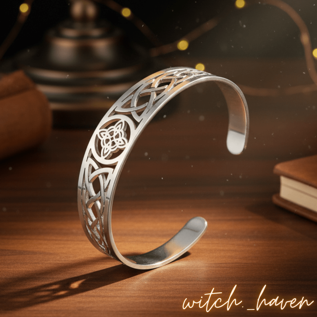 Witchhaven, Dominika Marx, Hexenknoten Armband Edelstahl, keltischer Schutzarmreif aus Irland, spiritueller Schmuck mit Hexenknoten Symbol, energetisch gereinigtes Amulett, verstellbares Cuff Armband