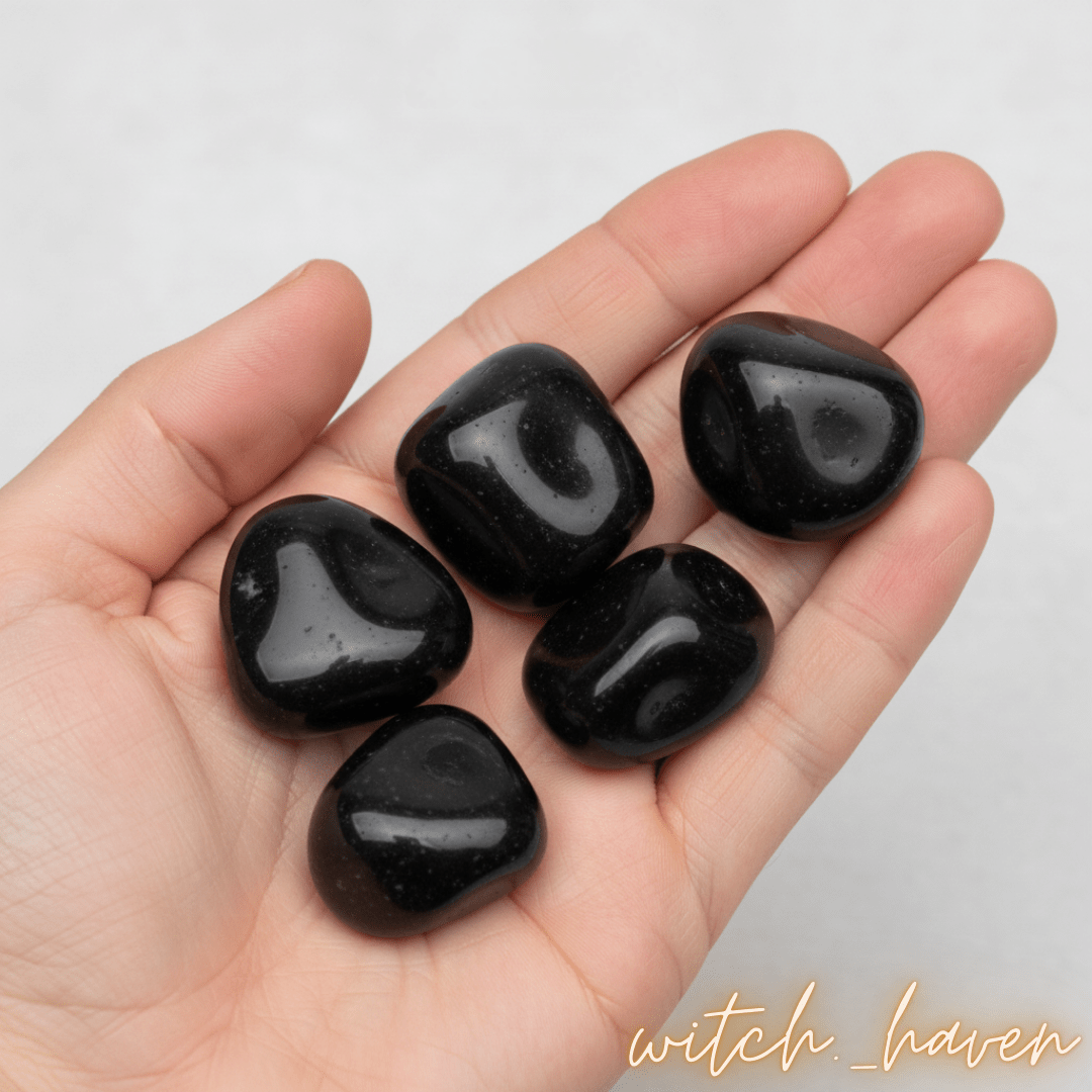 Witchhaven, Dominika Marx, Premium Obsidian Kristalle für die Wasser Reinigung, 5er Set polierte schwarze Natursteine, energetische Wasseraufbereitung mit Obsidian, spirituelles Set für Edelsteinwasser