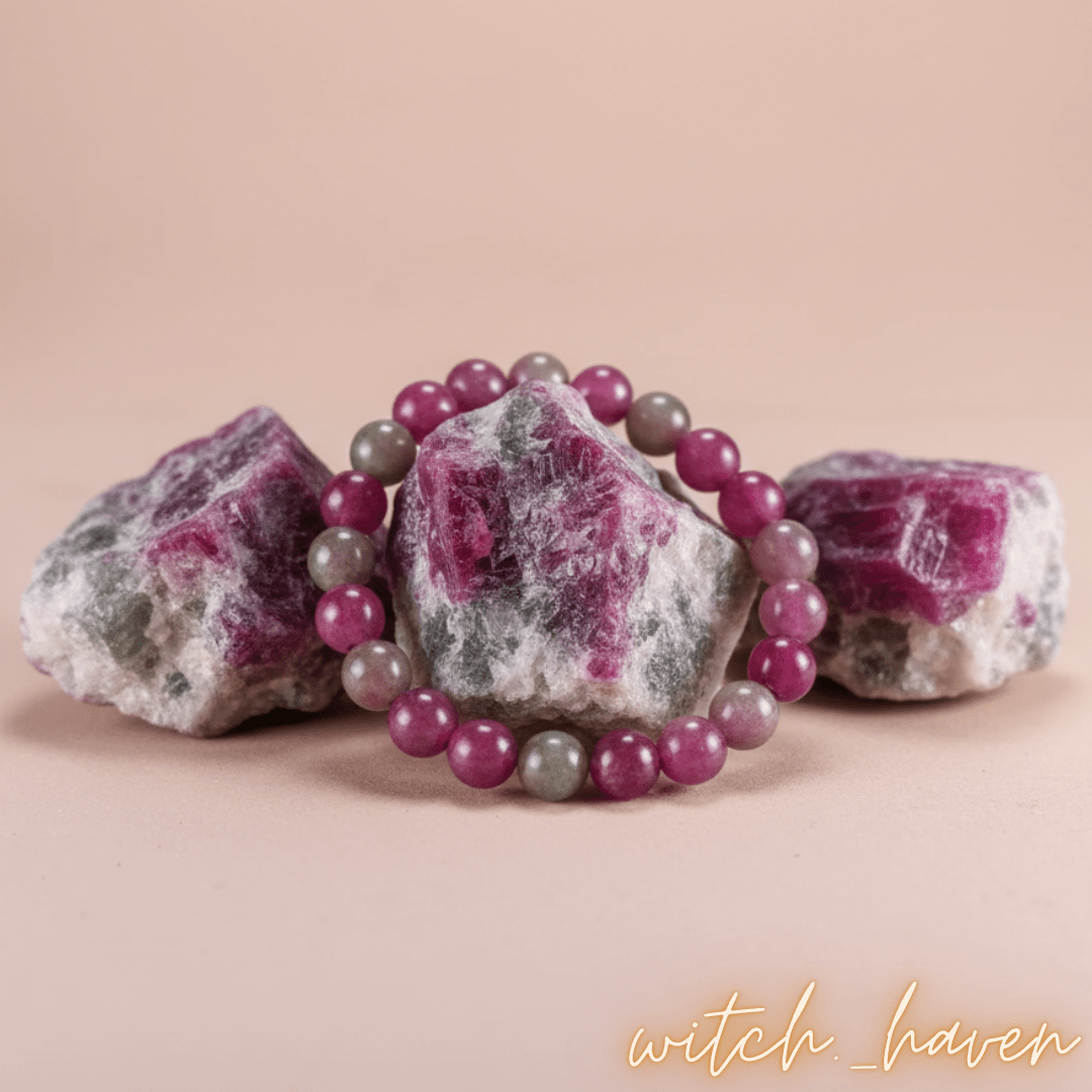 Witchhaven, Dominika Marx, selbstgemachtes Pink Turmalin Armband aus 8 mm großen rosa Naturstein Perlen, spiritueller Schmuck für das Herz Chakra und emotionale Heilung, energetisch gereinigtes Edelstein Armband auf elastischem Band, toskanisches Design