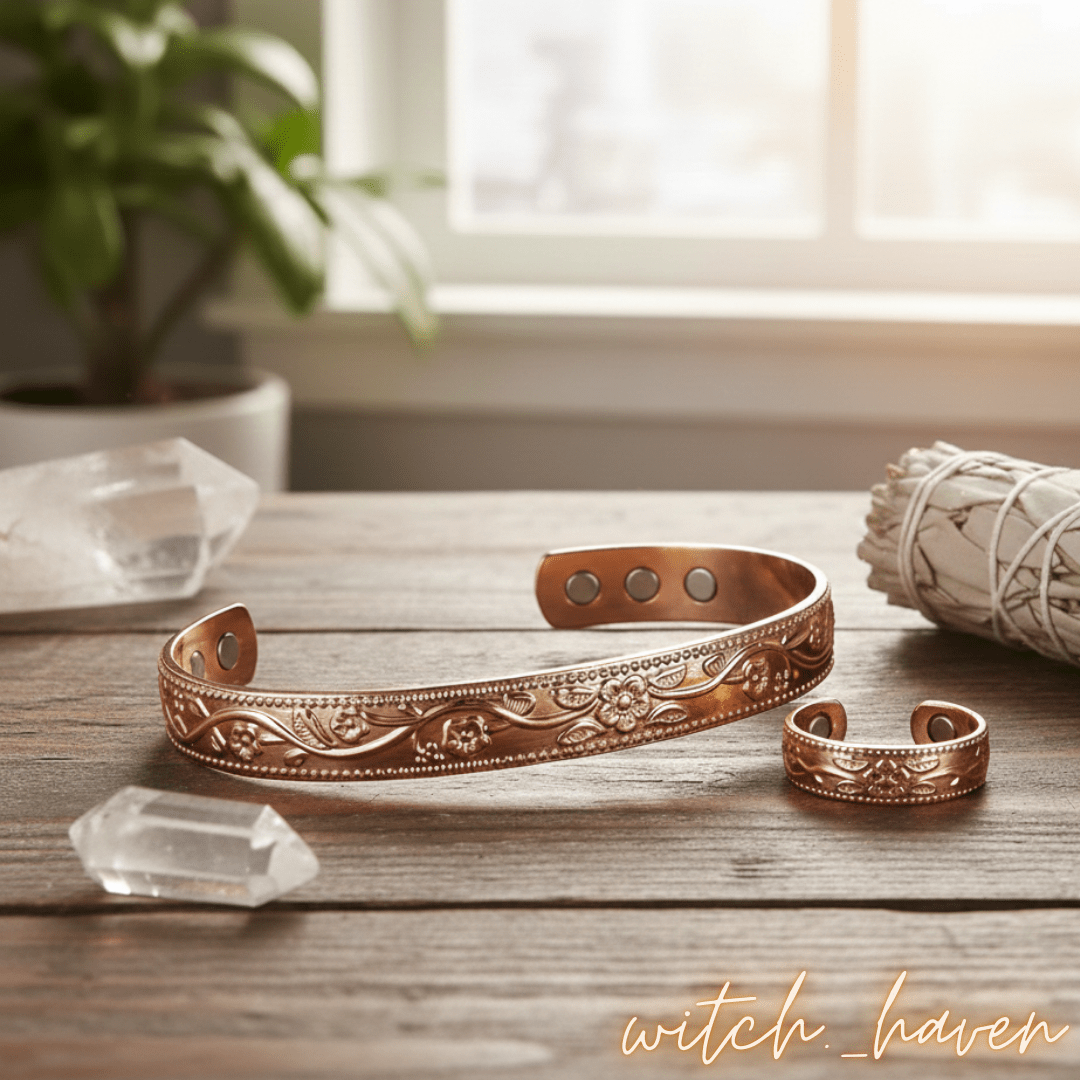 Witchhaven, Dominika Marx, Premium Kupfer Set mit Armreif und Ring, massiver Kupferschmuck mit floralem Muster und Magneten, spirituelles Schmuckset für Energiefluss, energetisch gereinigter Kupfer Magnet Schmuck
