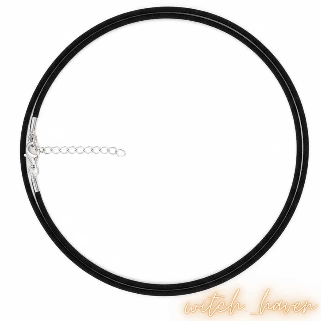 Witchhaven, Dominika Marx, schwarzer Obsidian Anhänger in Mondsichel Form, polierter Heilstein an schwarzer Schnur, spiritueller Schmuck für Intuition und emotionalen Schutz, energetisch gereinigtes Obsidian Mond Amulett