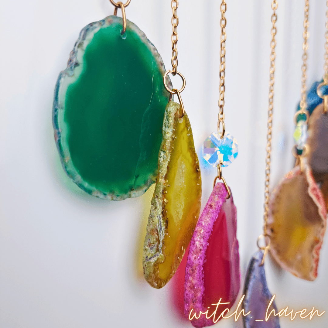 Witchhaven, Dominika Marx, Chakra Traumfänger Baum des Lebens, handgefertigter spiritueller Wandschmuck, 7 Chakra Edelsteine, Lebensbaum Windspiel, energetisch gereinigter Traumfänger, Geschenk für innere Balance