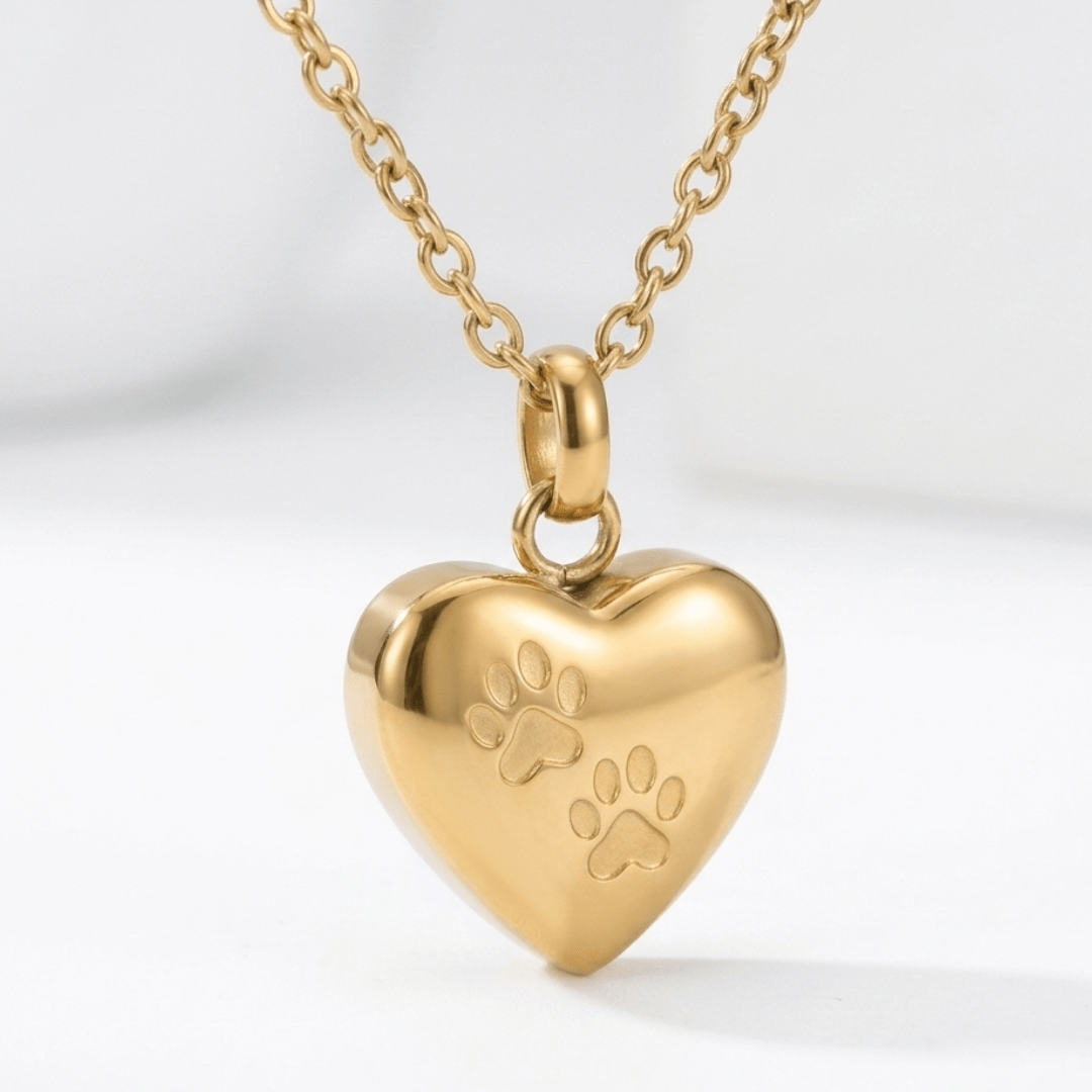 Asche Urne Halskette Kreuz, silberner Kreuzanhänger für Asche, Dominika Marx, Witchhaven, Gedenkschmuck Edelstahl, Mini Urne Kreuz Design, Kette für Tierasche, religiöser Urnenschmuck, Gebetskreuz Anhänger befüllbar, spirituelles Gedenken, Schmuck für verstorbene Weggefährten, energetisch gereinigte Urnenkette