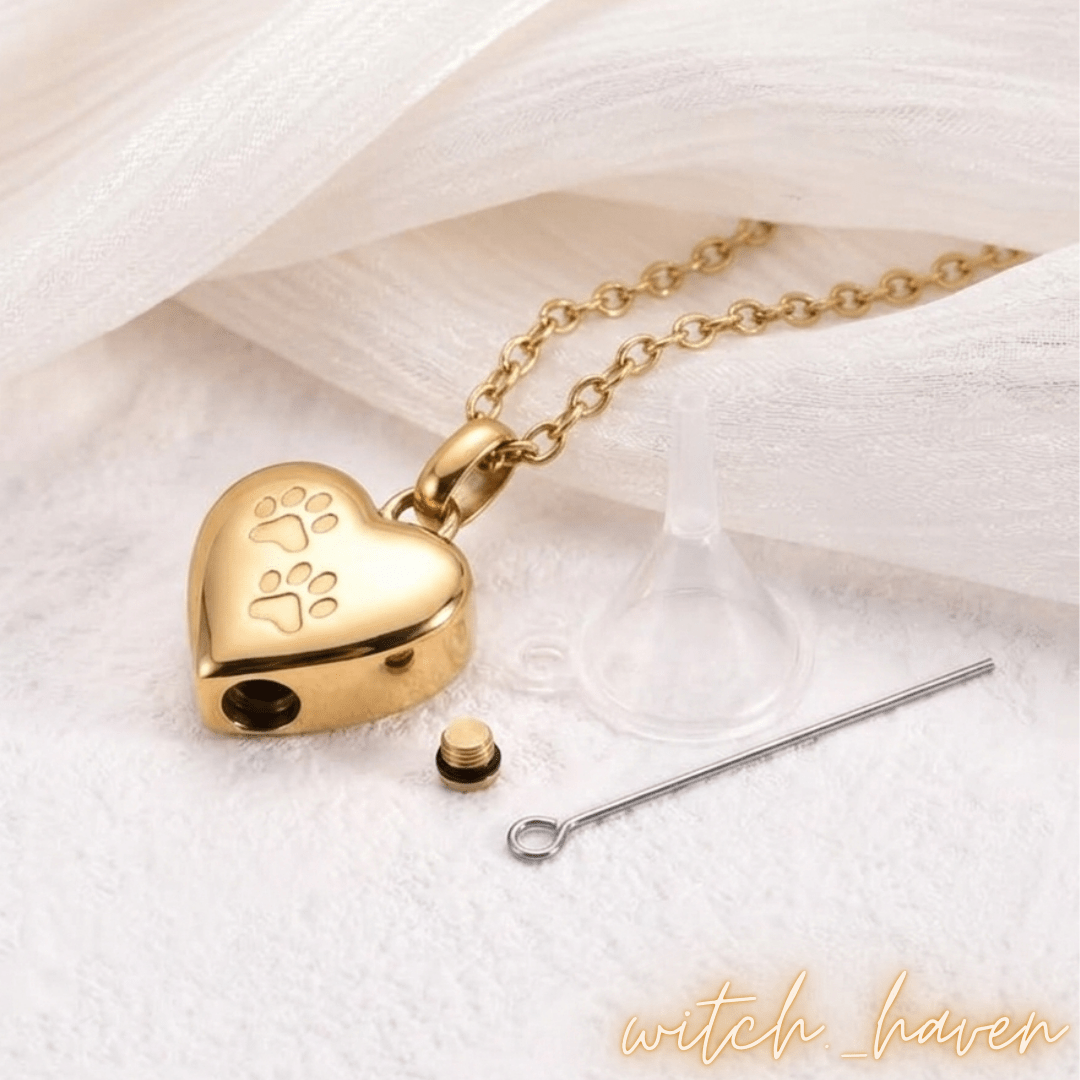 Asche Urne Halskette Kreuz, silberner Kreuzanhänger für Asche, Dominika Marx, Witchhaven, Gedenkschmuck Edelstahl, Mini Urne Kreuz Design, Kette für Tierasche, religiöser Urnenschmuck, Gebetskreuz Anhänger befüllbar, spirituelles Gedenken, Schmuck für verstorbene Weggefährten, energetisch gereinigte Urnenkette