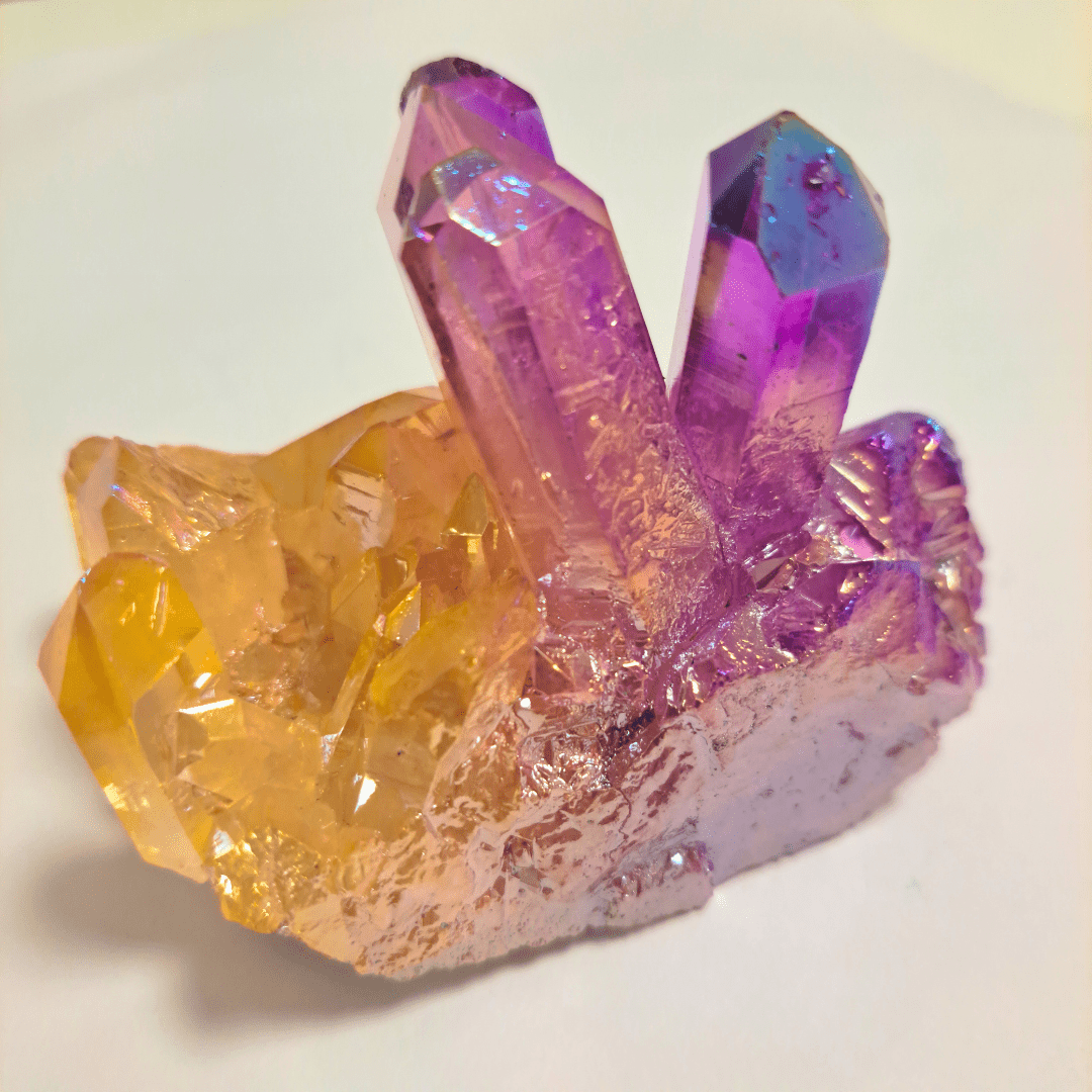 Engel Aura Kristall Cluster, schillernder Kraftstein, Dominika Marx, Witchhaven, Regenbogen Kristall Gruppe, spirituelle Raumdeko, Aura Quarz Cluster, energetische Reinigung Stein, Kristallspitzen schillernd, Magischer Kristall für Altar, Lichtarbeit Zubehör, handverlesener Heilstein, Dominika Marx Kristalle, Witchhaven Energetik