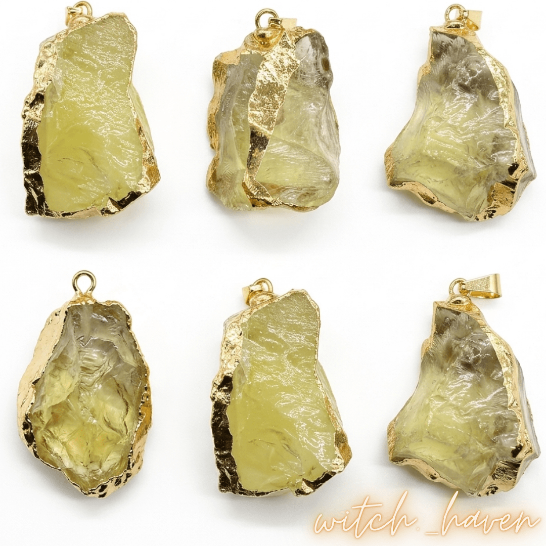 Citrin Halsanhänger Gold Naturstein Unikat Dominika Marx, handgefertigter Rohstein Schmuck Lebensfreude, spiritueller Begleiter Citrin Goldfassung, handgemachte Edelstein Kette Witchhaven, rituelles Reinigungsritual Schmuckanhänger, Sonnenstein für Optimismus sowie Fülle, exklusives Design Naturstein Unikat goldfarben