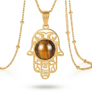 Hamsa Hand Halskette 18K vergoldet Dominika Marx, exklusive Hand der Fatima Kette aus Edelstahl für Meditation sowie Alltag, spiritueller Begleiter Schutzschmuck Witchhaven, handverlesene Goldkette mit Tigerauge Naturstein Cabochon, rituelles Reinigungsritual weißer Salbei Geschenkset, Edelsteine und Räucherwerk für Fokus sowie positive Gedanken, magische Schutzkette transparent weiß