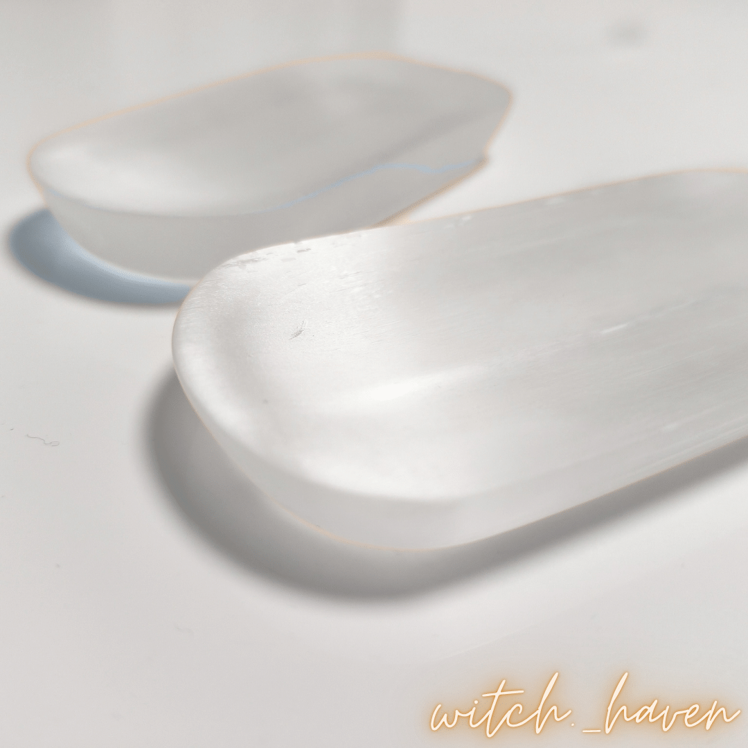 Selenit Schale oval echte Ladeschale Dominika Marx, exklusive Kristallschale weiß für Meditation sowie Alltag, spiritueller Begleiter Marienglas Witchhaven, handverlesener Naturstein Teller für Edelsteine, rituelles Reinigungsritual weißer Salbei Geschenkset, Edelsteine und Räucherwerk für Fokus sowie positive Gedanken, magische Ladeplatte transparent weiß